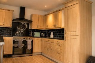 3BR Group Accommodation with Smart TV near Doncaster Dome, Hall Gate and Lakeside - 9