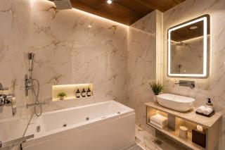 Hotel The Viking - Near New Delhi Railway & Connaught Place - 4