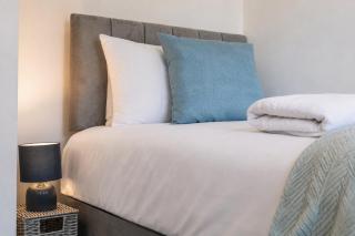 Solihull JLR 4 bed house - 5