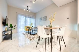 Stylish 1 Br Pool & World Class Gym - 2