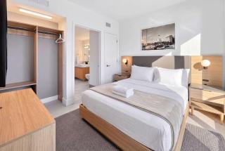31st Floor Luxury 2BR with Balcony & Pool - 8