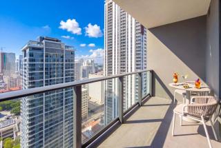 31st Floor Luxury 2BR with Balcony & Pool - 7
