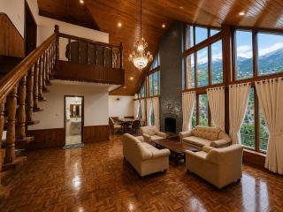 Manali Royal 3 Bedroom independent Heritage villas with Private Lawn near Volvo Bus Stand, Manali - 9