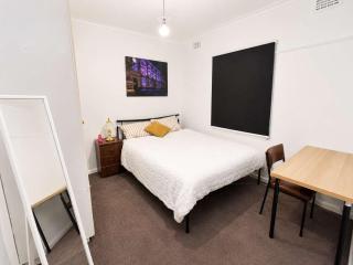 Budget 4BR Accomodation Near CBD & Airport - 6