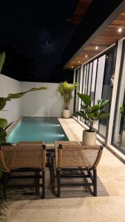 18 minutes to the center of Ubud Villa with natural lighting - 6