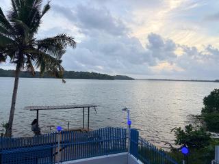 Blue Lagoon Munroe Island Homestay - 5