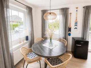 Nessmersiel, Renovierte Erdgeschosswohnung mit Garten, in Deichnähe, Wallbox, - 8