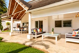 5 Bedroom Beachside Villa with Pool - 2