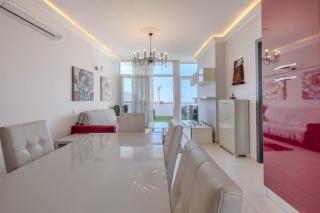Central 2 BR penthouse, sea view - 0