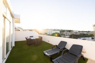 Central 2 BR penthouse, sea view - 3
