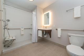 Holiday Inn Express & Suites Victoria-Colwood by IHG - 6
