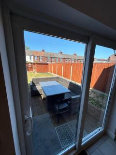 Contractor-Friendly 3 Room Stay - Spacious & Comfy - 8