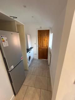 Contractor-Friendly 3 Room Stay - Spacious & Comfy - 4