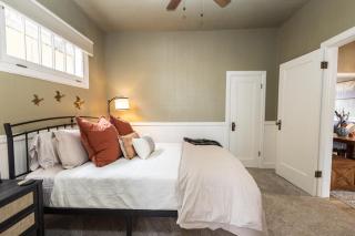 Charming 19th Century Uptown Butte Home - 8