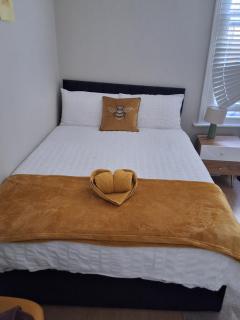 Bright 2-Bed ground floor flat in Clapham North - 0