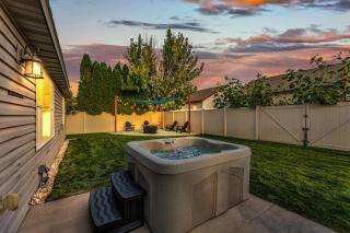 Starlight Retreat Hot Tub Sleeps 11 - 9