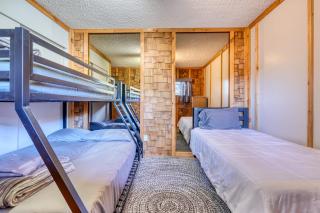 Hillside Hideaway at 109 Lee St - 9