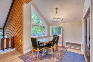 Hillside Hideaway at 109 Lee St - 2
