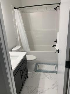2 Bedroom Comfy Guest Suite in Southwest Calgary - 6