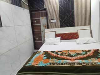 Shri yade gest house Salasar - 4