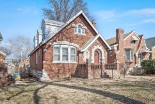 Blair's Amazing House Sleeps 10 5 Beds 2 Bath - 1