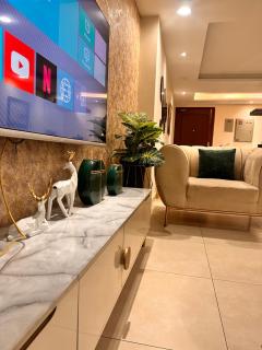 Premium King Sudio, one bedroom,Two bedroom serviced Apartment Gold crest Mall - 1