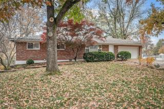 Blair's Creve Coeur Cozy Ranch 3 Bed 2 Bath GameRm - 0