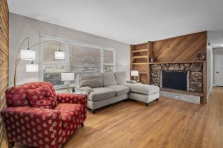 Blair's Creve Coeur Cozy Ranch 3 Bed 2 Bath GameRm - 4