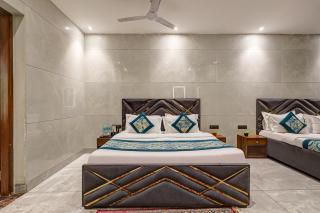 Hotel Preet Inn 05 Mints Walking Distance Nizamuddin Railway Station - 4