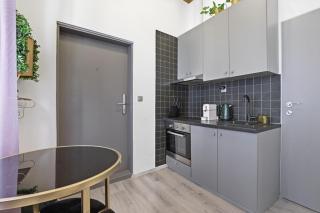 Boutique 2BR in Old Town with Parking - 2