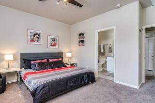 Master King Suite - Private Bathroom! - 7