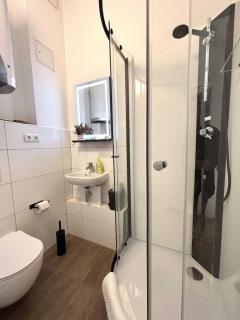 WORKERS VIEW -Worms, 7 single bed, 5 BR, parking, WLAN - 3