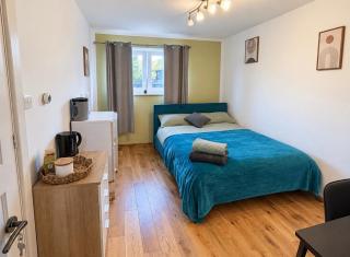 Spacious En-Suite Rooms & Off-Suite Rooms Near Hospital and Shops - Peterborough - 7