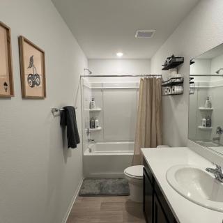 Brand NEW House in Las Vegas - Multiple Rooms Avail - 7