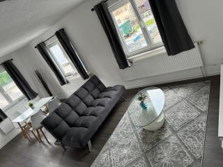 Beautiful 3 bedroom apartment - 0