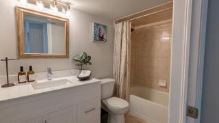 Oakville 2 Bedroom Apartment - South Shell Beach - 5