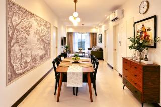 Elegant 3BR Condo with Resort Pools Near BGC Taguig - 9