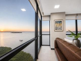 Suite Esquinera con Vista al Rio Puerto Santa Ana, Guayaquil - 6