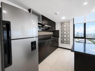 Suite Esquinera con Vista al Rio Puerto Santa Ana, Guayaquil - 5