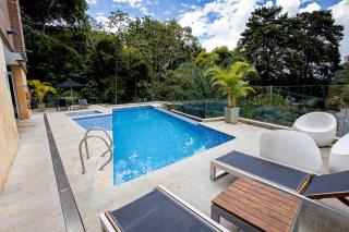 16th Floor Luxury Suite with Private Jacuzzi & Mountain View - 5