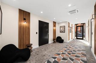 Spacious 2BR Apartment Steps from UIC Rush Stroger Hospital and Restaurant Row - 3