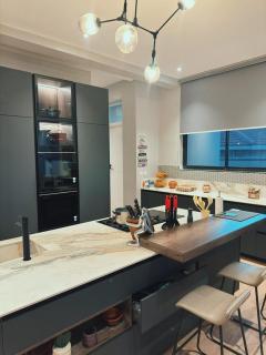 Arlington Estate - Modern Luxury Villa with Gym, Bar & Lounge, in a Secure Gated Estate Next to the Airport - 5