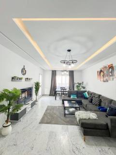 Stylish 2BR Flat Tunis Getaway in Jardins Menzah - 9
