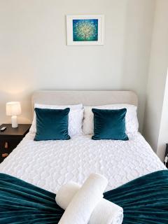 Olive Unit Wimbledon - 2BR Deluxe Apartment with Gym, Cinema, Work Area & Games Room - 7