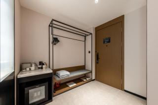 Atour Hotel Baoshan Longyang Hengbang Building - Baoshan - 1