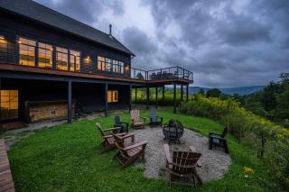 Magnificent Chalet Sweeping Views and Hot Tub - 9