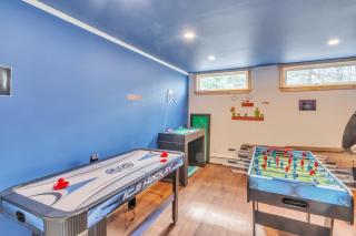 Game Room with Large Deck Mountain Chalet - 8