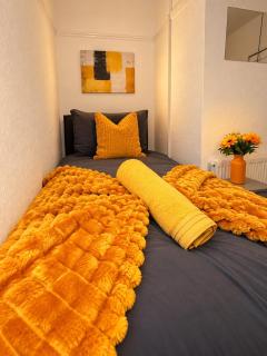 3Bed, Sleeps7, Street Parking, Perfect For Contractors, Tourists, Business, Travel, Groups, Long And Short Stays Available, Great Rates Available At Peachy Stays - 6