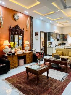 Antique-Style 2-Bedroom Family Apartment-- Danish Signature Stays - 7