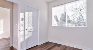 5255 Brooklyn - 3